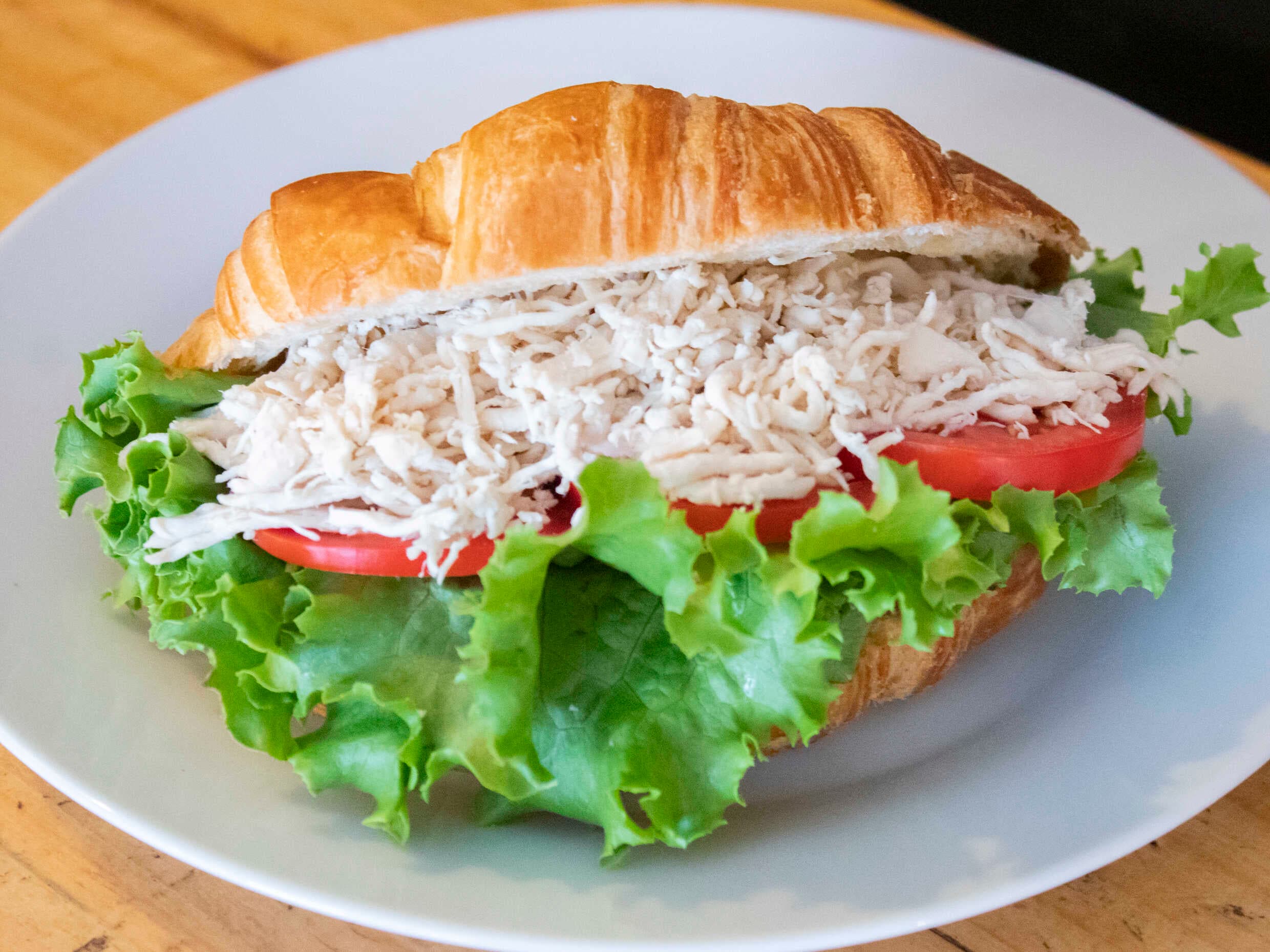 Sándwich Clásico de Pollo