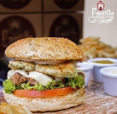 Hamburguesa Templaria mas Gaseosa Pet 400