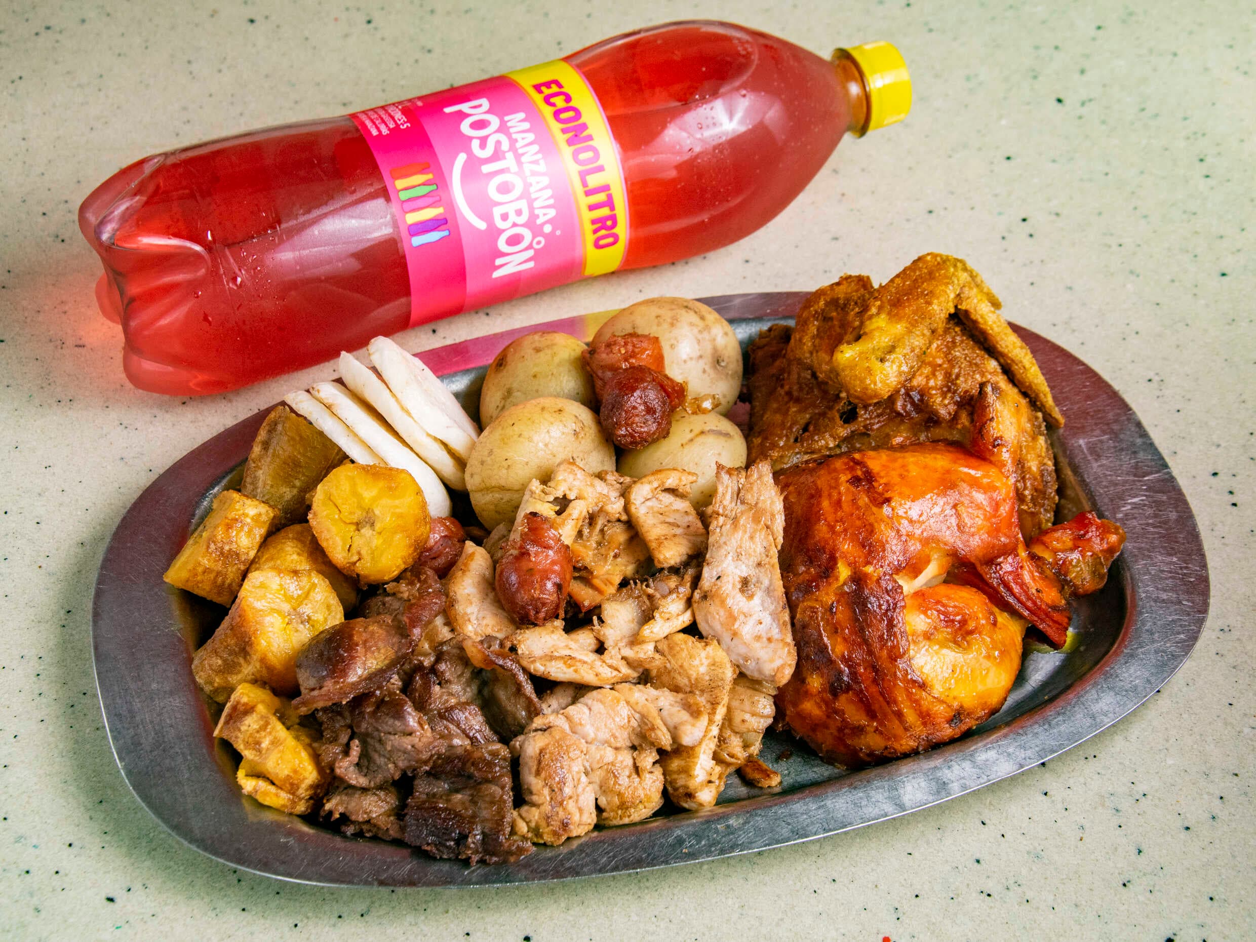 Picada para 3 personas + Gaseosa 1 L