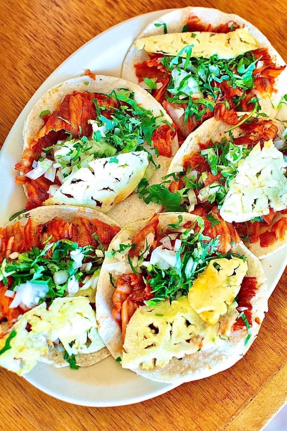 5 Tacos al pastor + Coca Cola