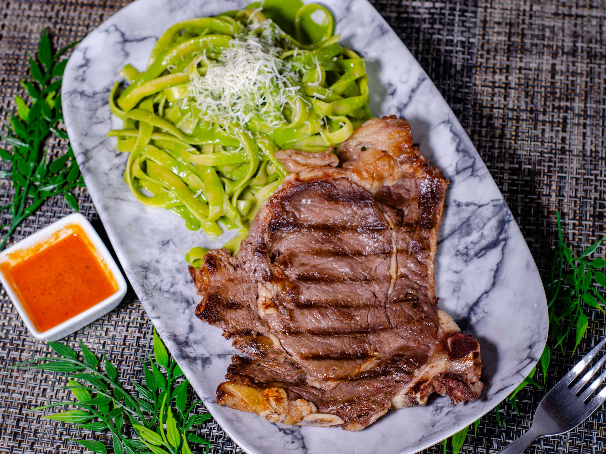 Fetuccini al Pesto con Churrasco