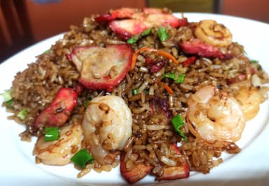 Arroz Frito con Lechón y Camarones  叉烧虾饭