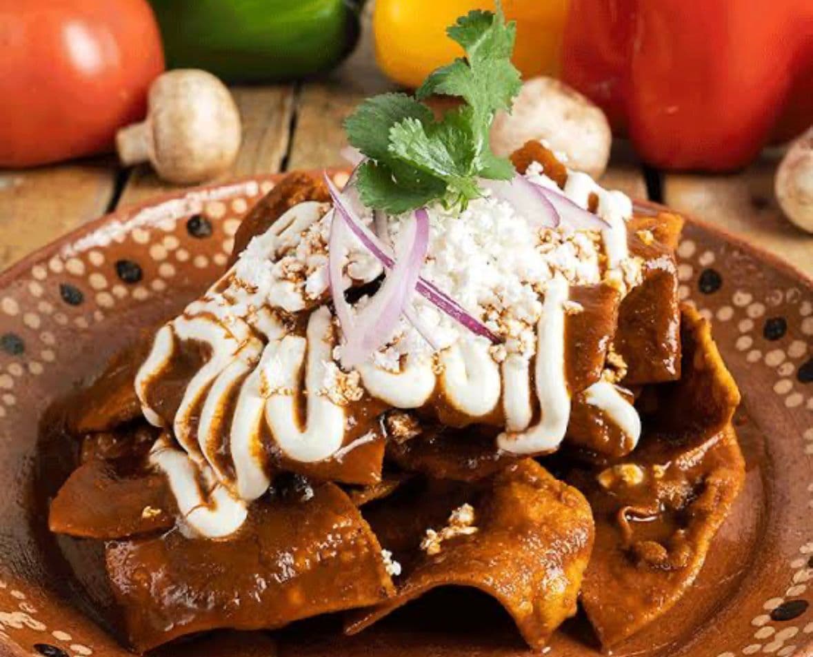 Chilaquiles Mole Coloradito con Proteína 🔥