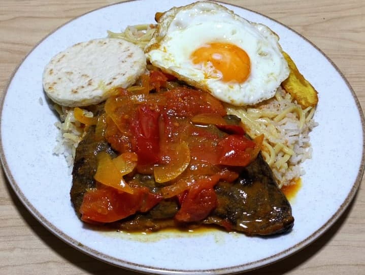 Calentado de la Abuela con Bisteck