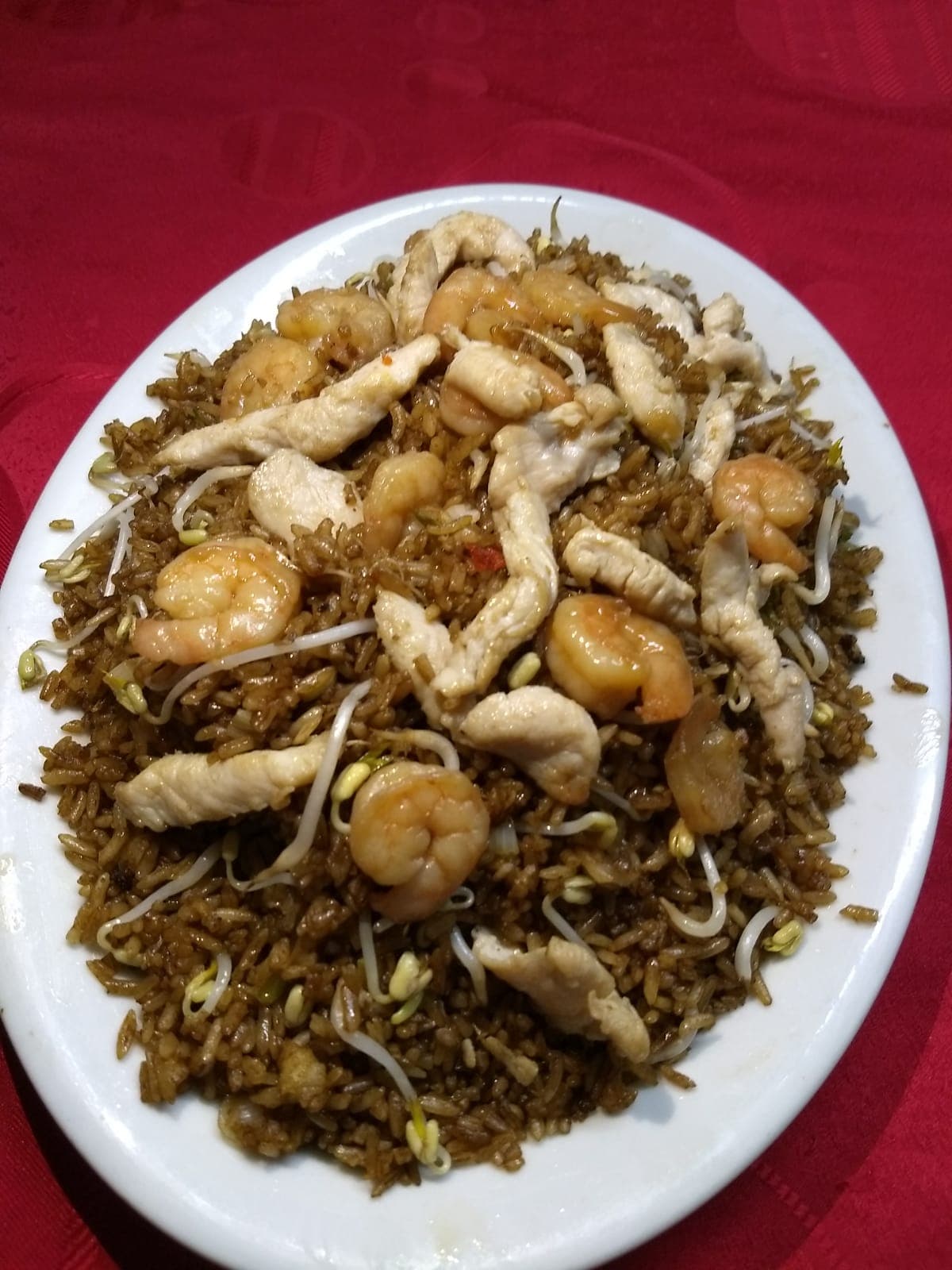 Chau Fan con Pollo y Camarones