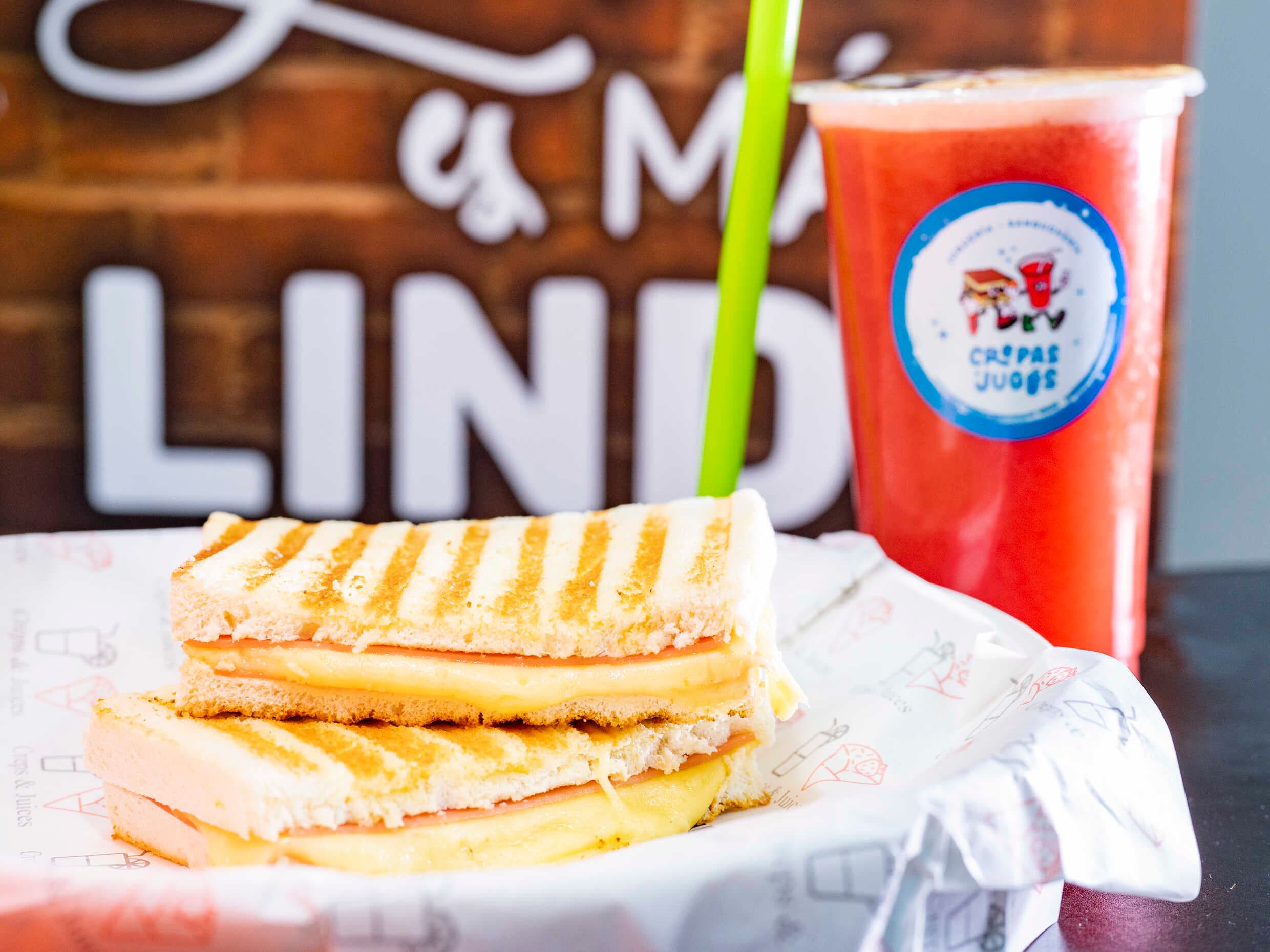 Combo 2 - Sándwich Mixto y Jugo Light de 21 oz