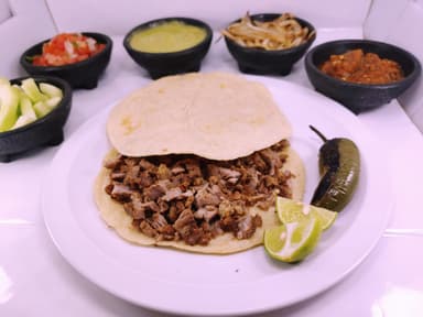 Taco Combinado de Maíz Hecha a Mano