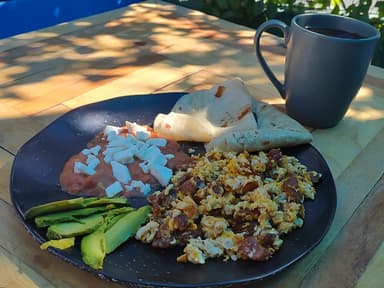 Huevos con Chicharron