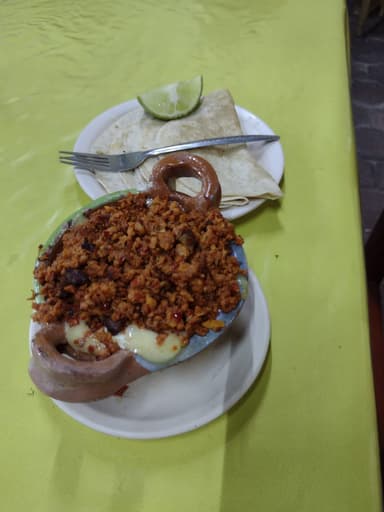 Queso Fundido con Longaniza