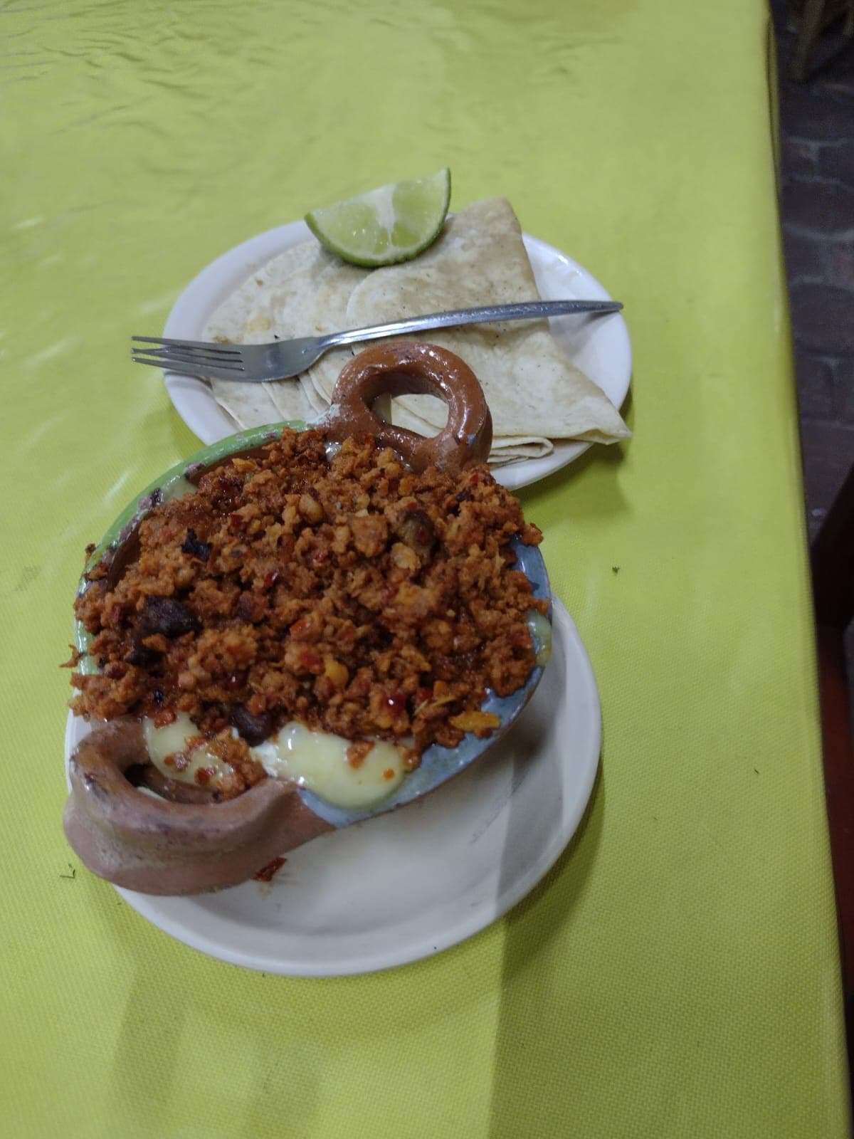 Queso Fundido con Longaniza