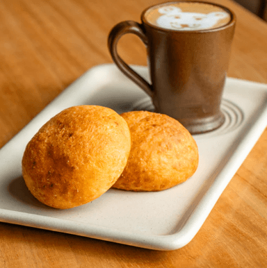 Combo Cafe con Leche + 2 Almojabanas