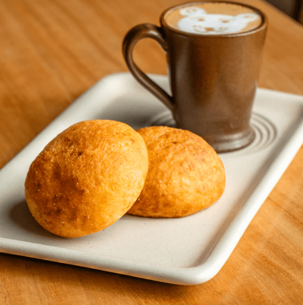 Combo Cafe con Leche + 2 Almojabanas
