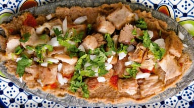 Huarache de suadero