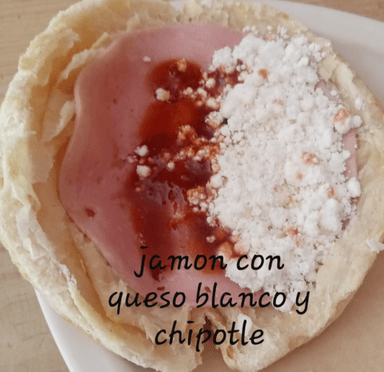 Empanada de Jamón Queso Blanco y Chipotle