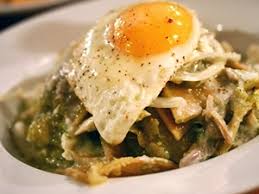 Chilaquiles Verdes con un Huevo Estrellado