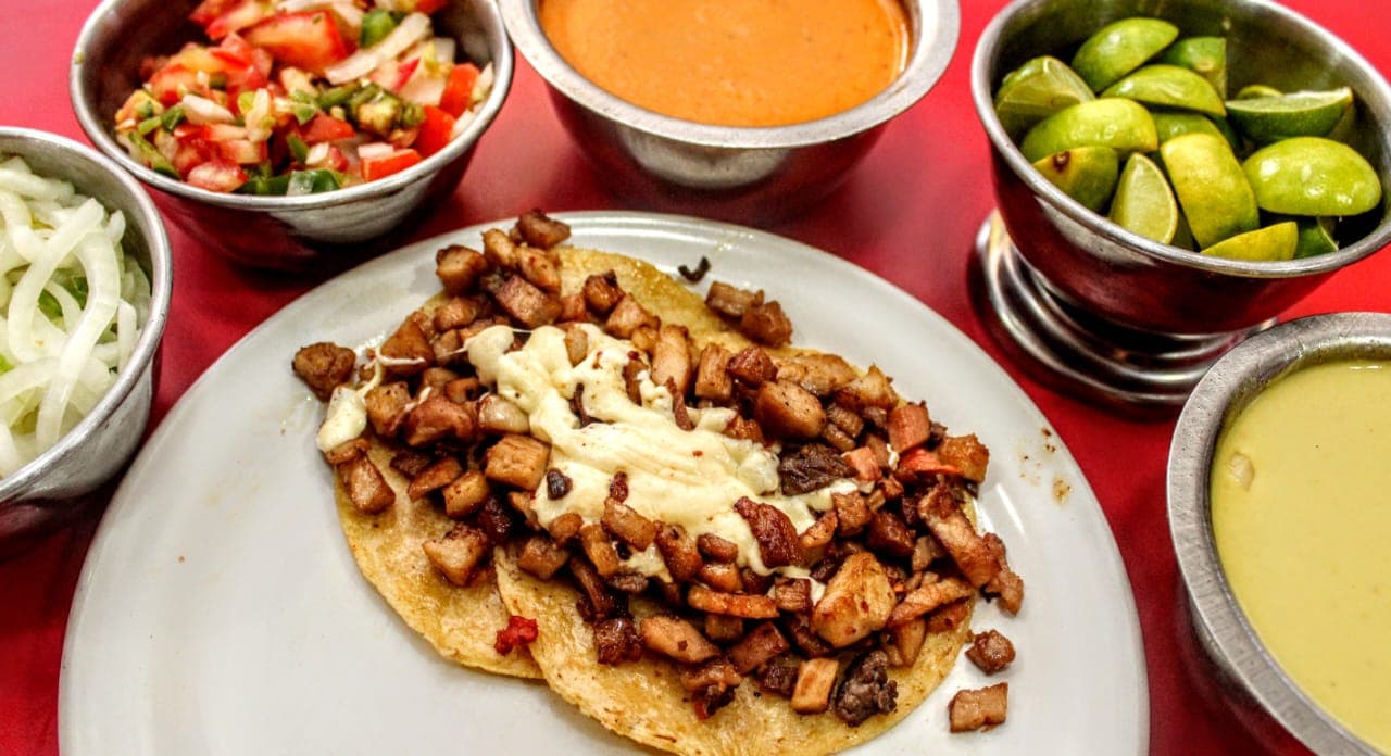 Tacos de Chuleta con queso