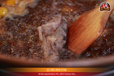 5 Tacos de Carnitas + Refresco (Gratis)