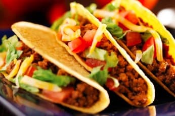 3 Tacos de Picadillo + Coca Cola Lata 355 Ml