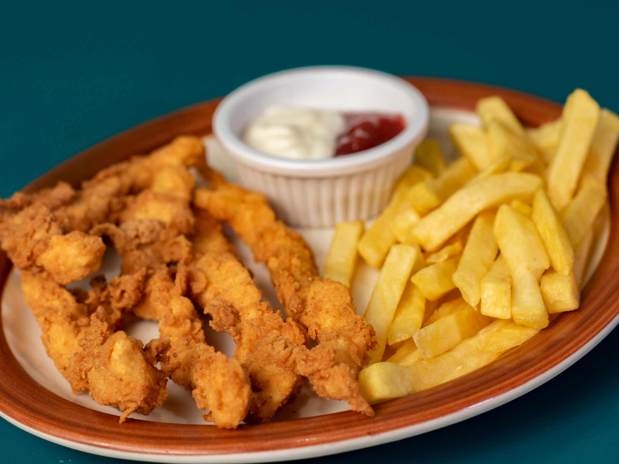 Deditos de Pollo o Pescado con Papas