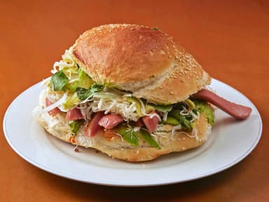 Cemita de Salchicha