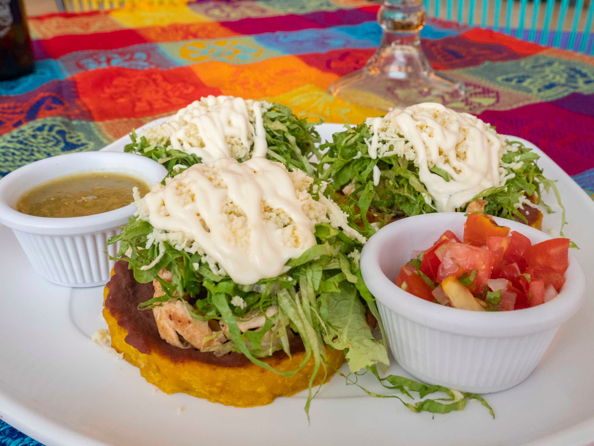 Sopes de Pollo