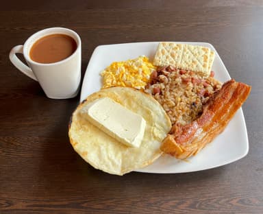 Desayuno completo de chicharron