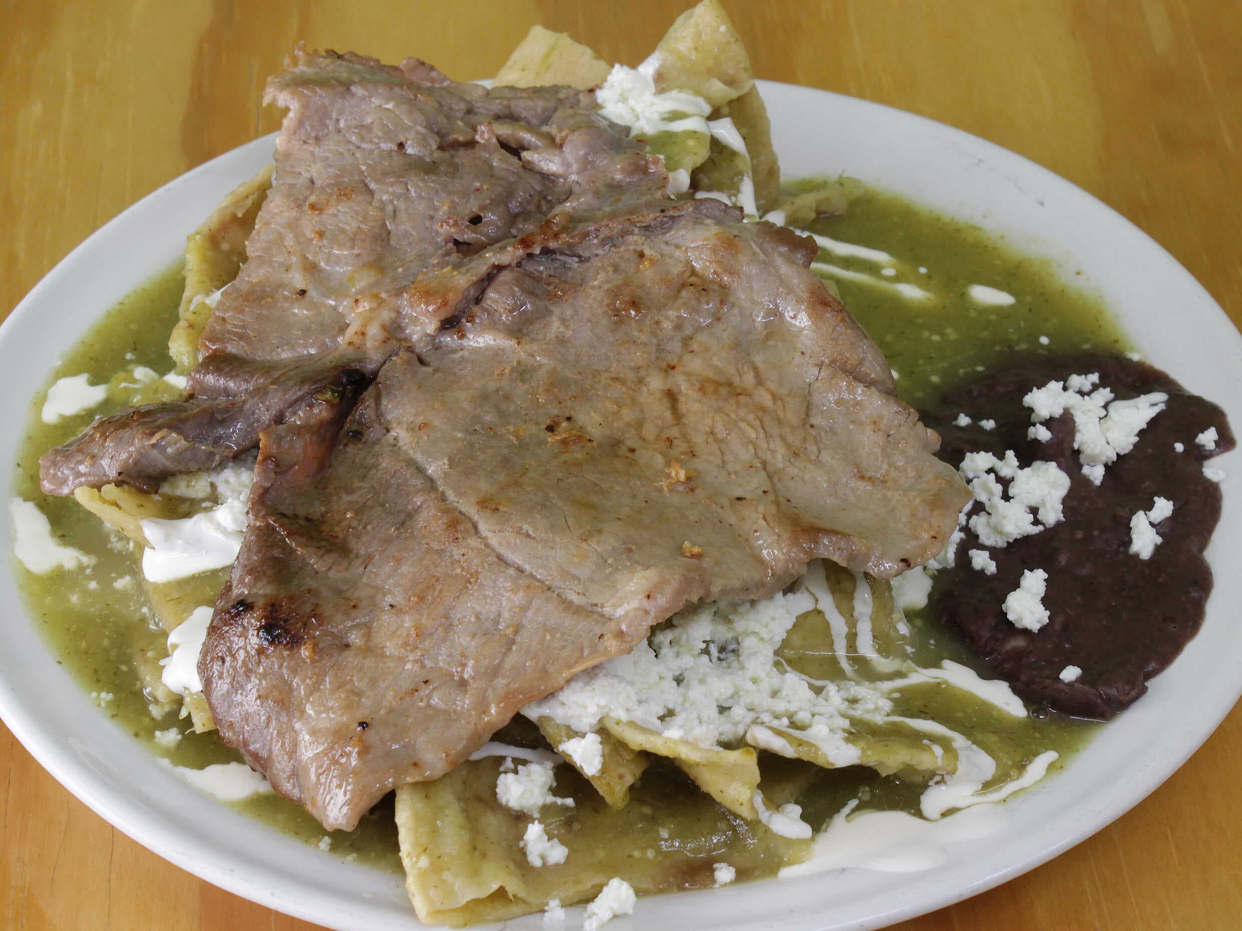 Chilaquiles Verdes con Cecina