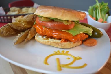 Combo - Hamburguesa Pollo con 1 Salsa