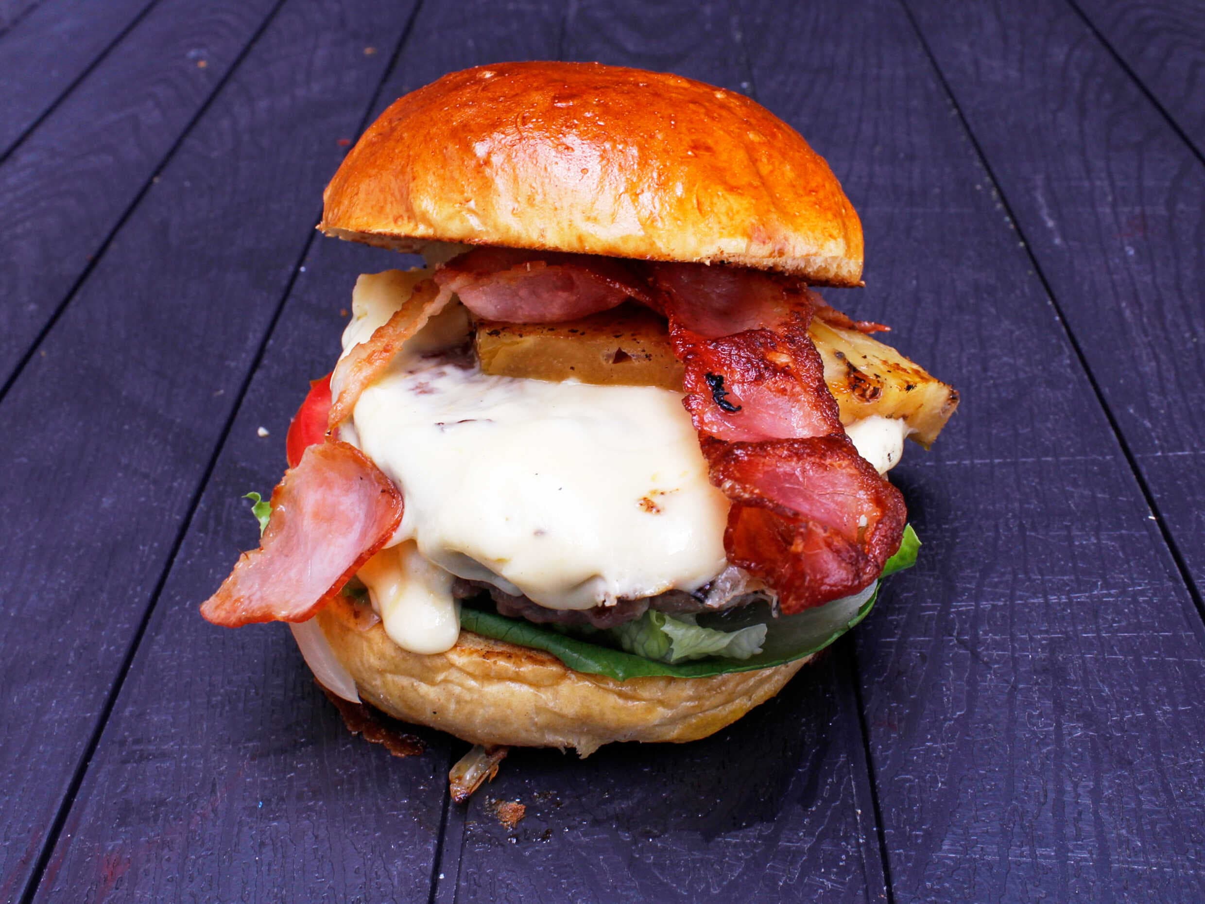 HAMBURGUESA HAWAIANA