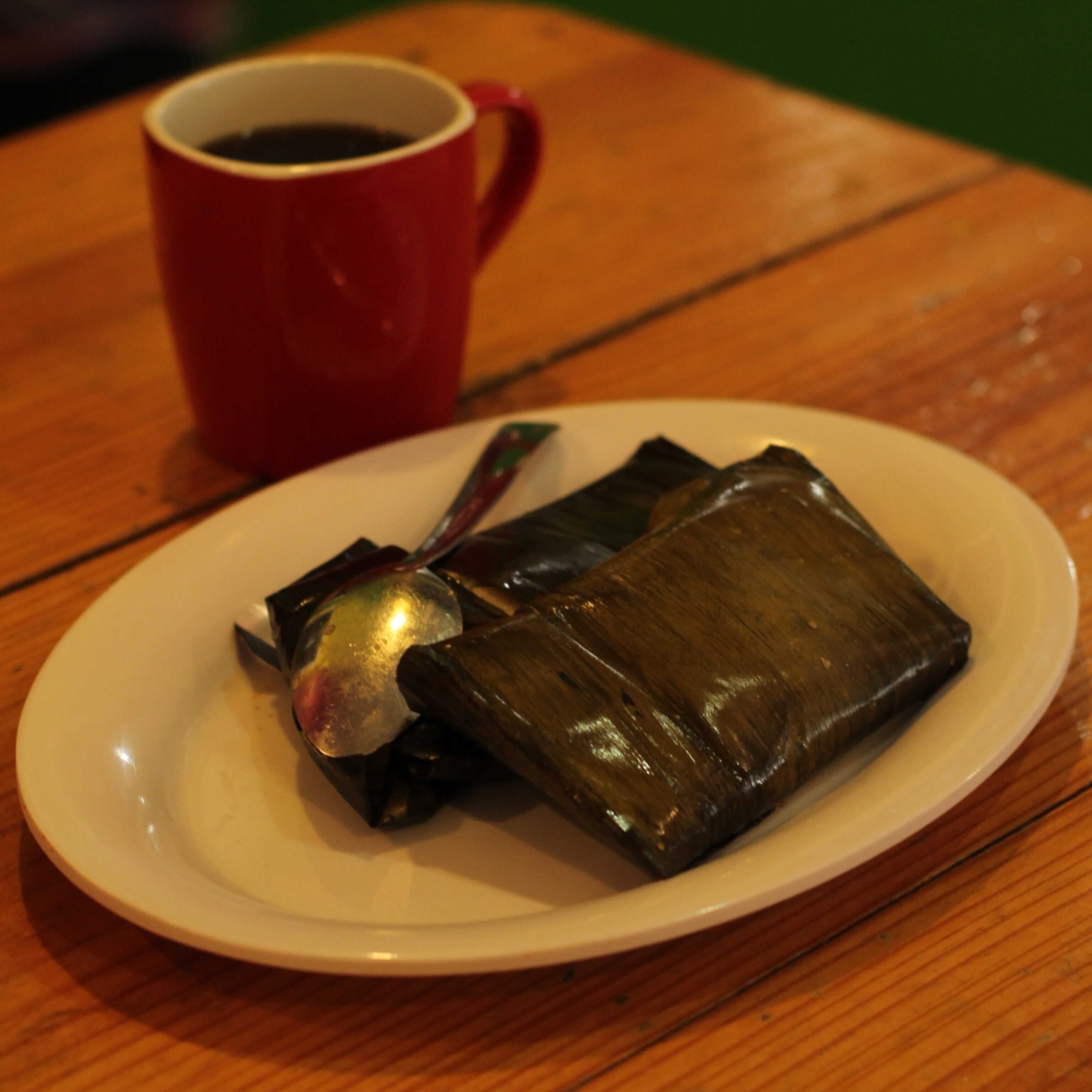 2 Tamales + Bebida