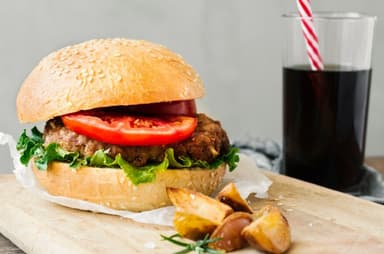 Combo Burguer Clasica + Tocineta + Papas + Bebida