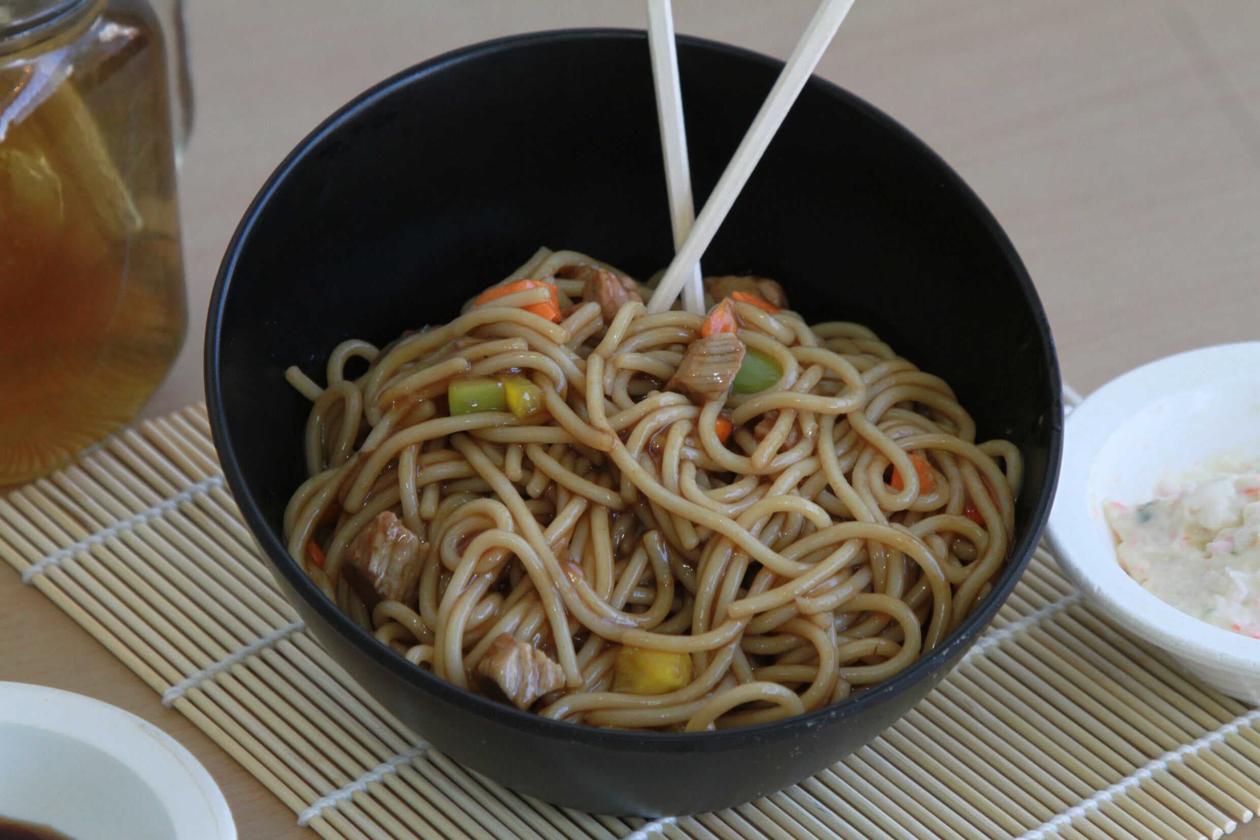 Combo-Yakisoba + 3 Kushikages