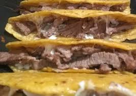 Taco de Bistec con Queso