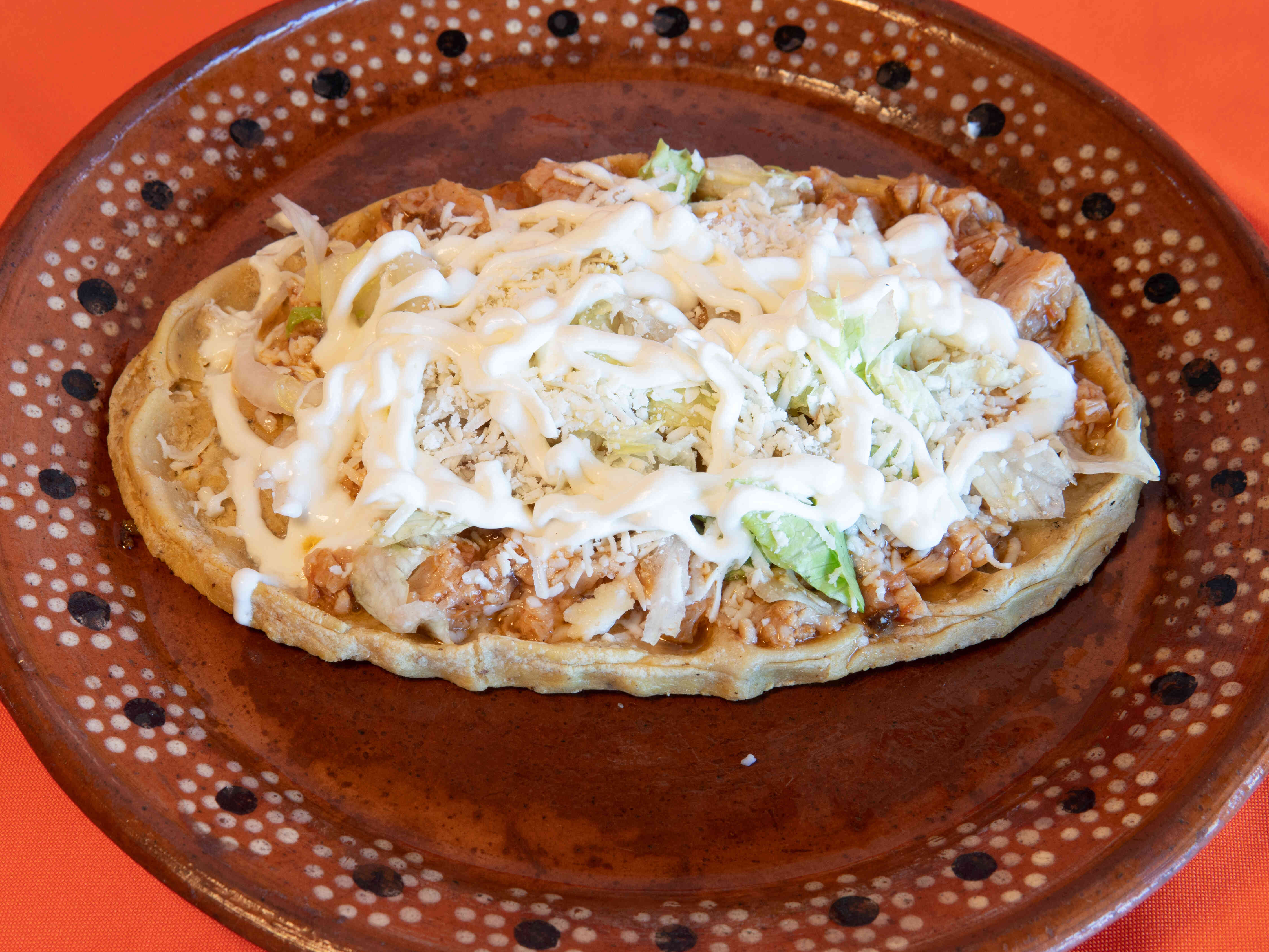 Huarache con Guisado