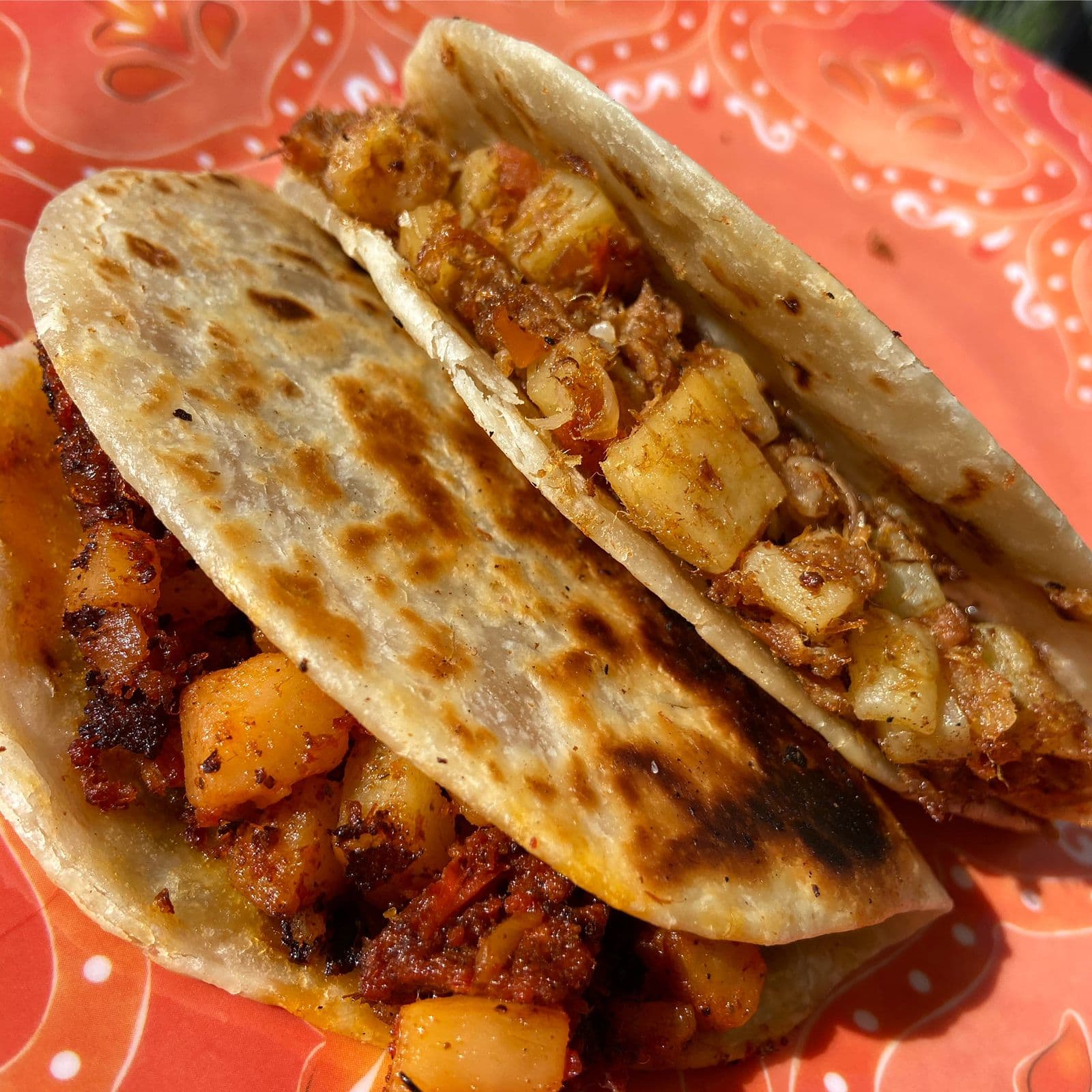 Taco de Chorizo con Papas*