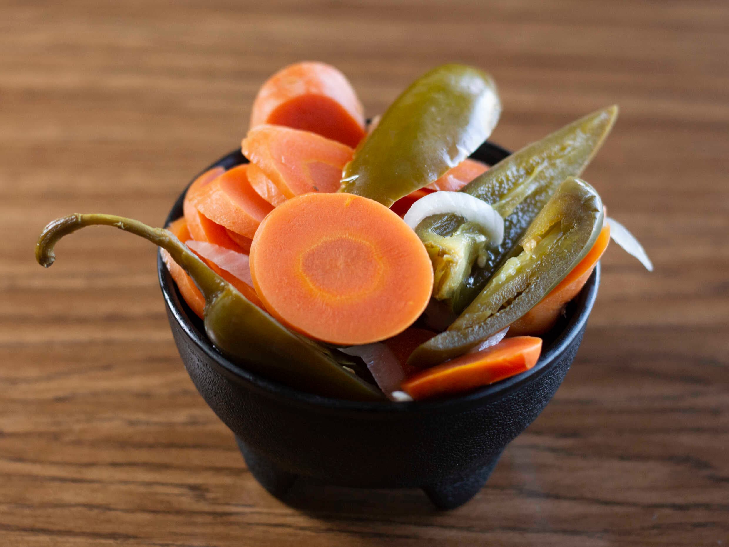 1/2 Litro de Chiles en Curtidos.