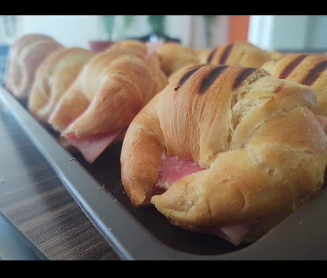 Croissant Jamon y Queso