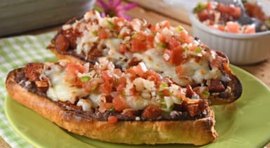 Molletes con Milanesa de Pollo