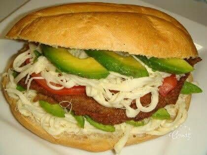 Torta de Milanesa de Cerdo con Queso.
