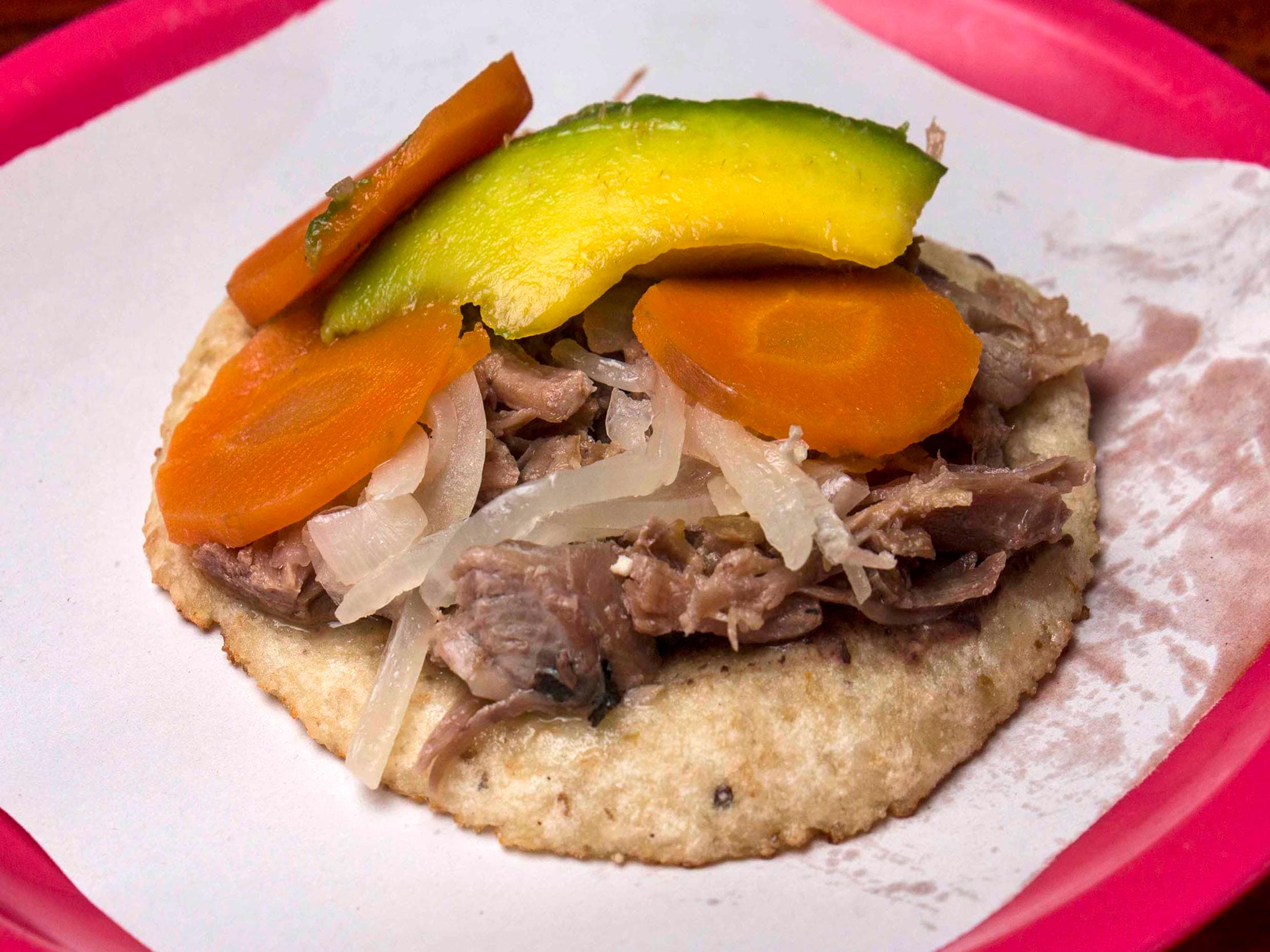 Panucho de pavo en escabeche