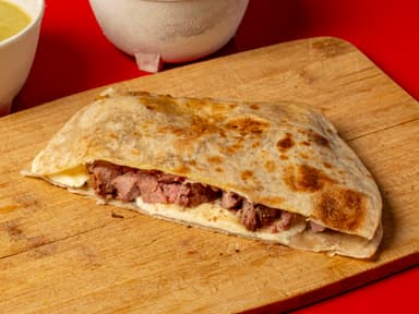 QUESADILLA MAMALONA DE ADOBADA