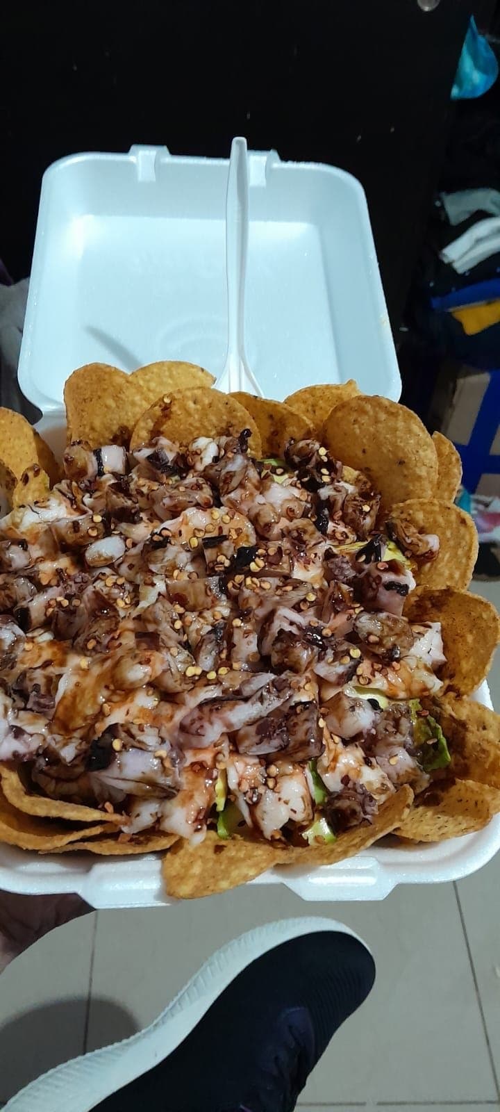 Tosti Aguachiles con Camarón y Pulpo