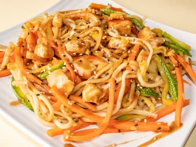 Pasta Yakiudon Pollo