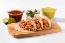 Taco de Papa con Chorizo | Happy Hour