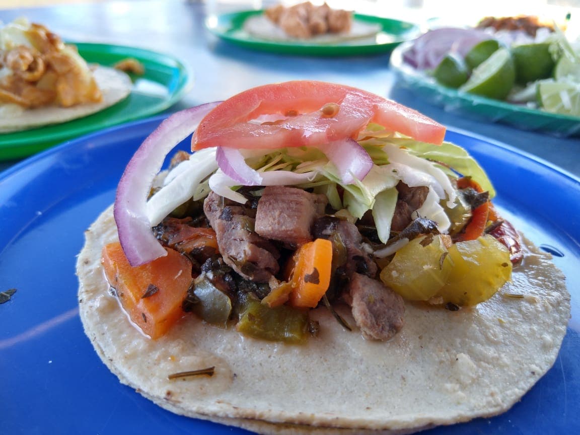 3 Tacos de Cahuamanta + Jugo Bichi