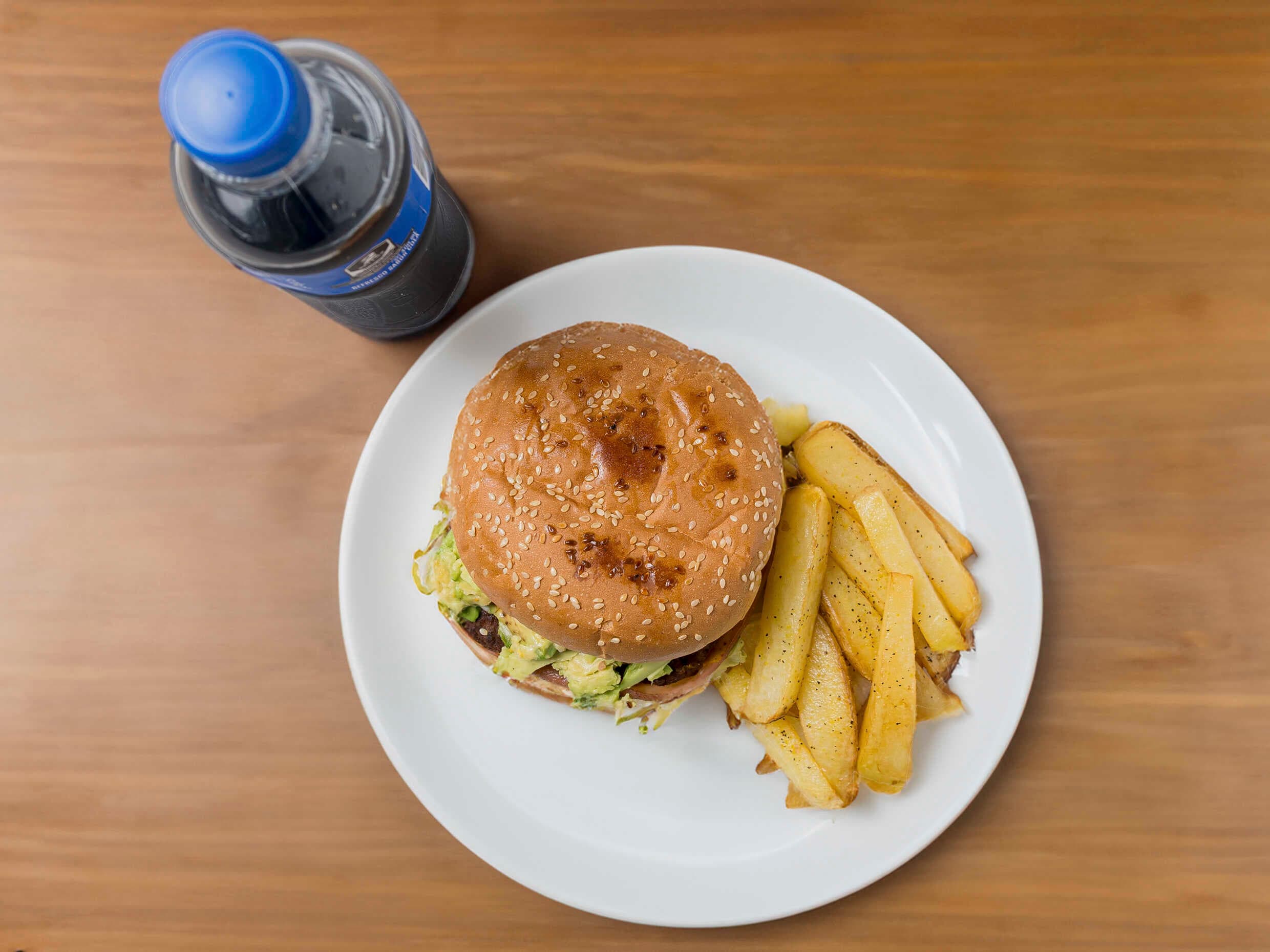 Combo - 1 Hamburguesa + 1 Complemento y 1 Refresco