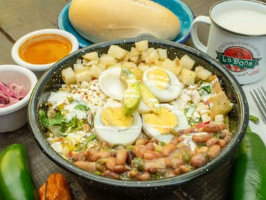 Chilaquiles con bistec