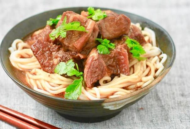 C-1Tallarines Caldo de Ternera/红烧牛肉面