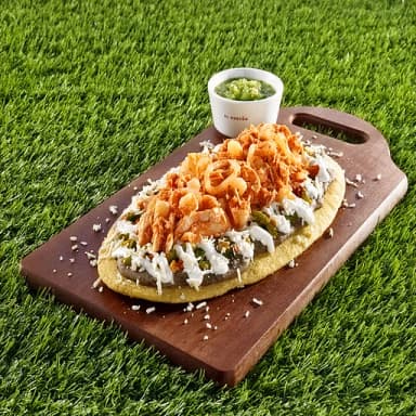 *Huarache con Guiso