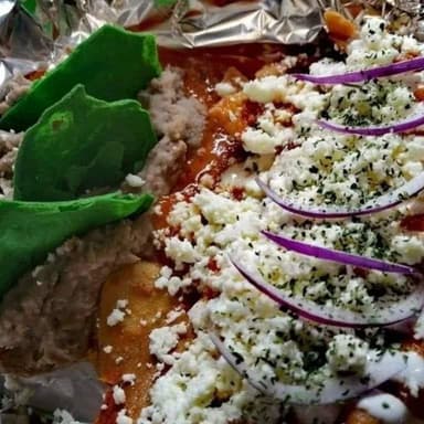 Chilaquiles en Salsa de Chorizo